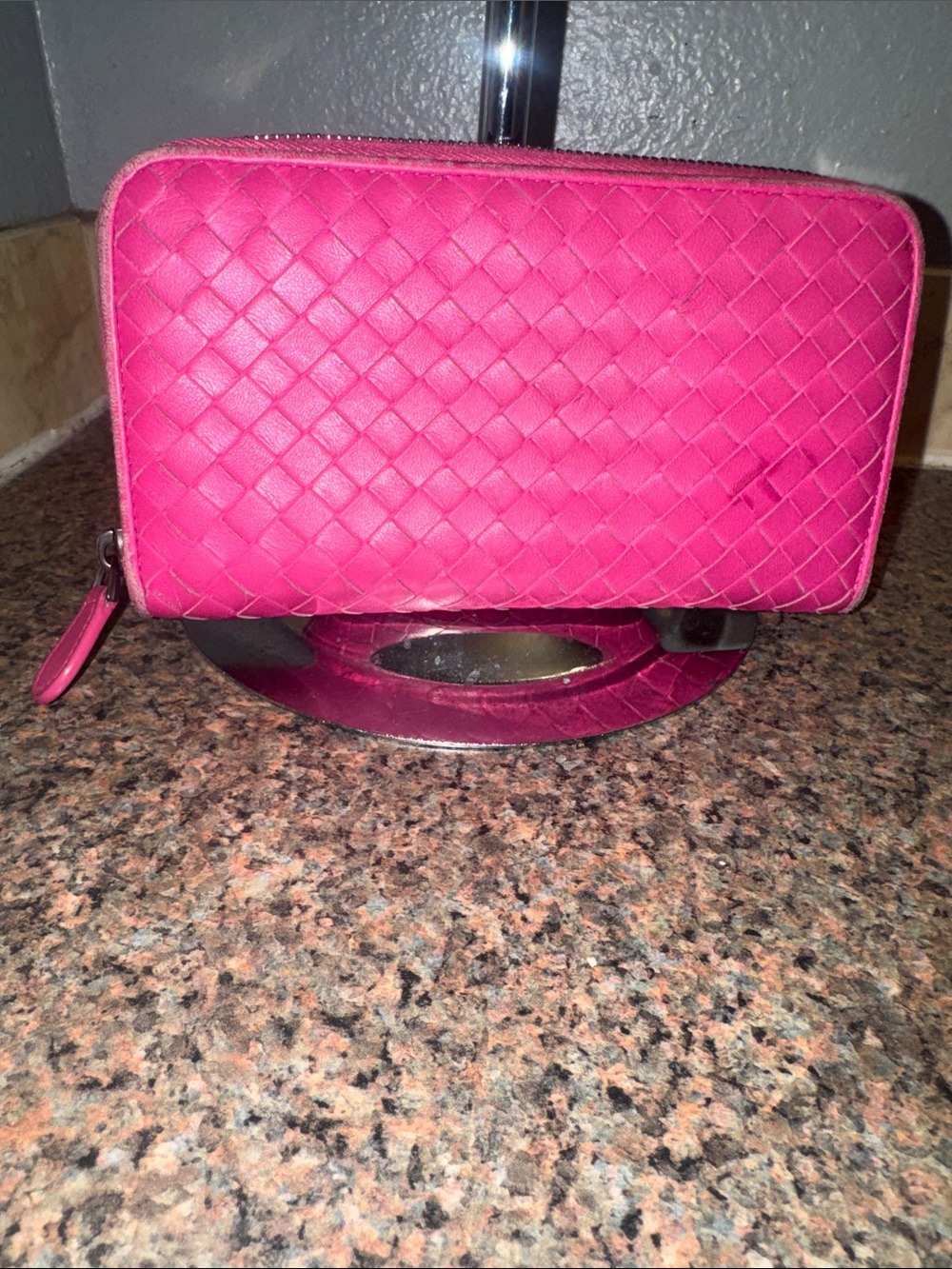 Bottega Veneta rare Barbie Pink Intrecciato Woven Leather Long Wallet EUC - Picture 2 of 8